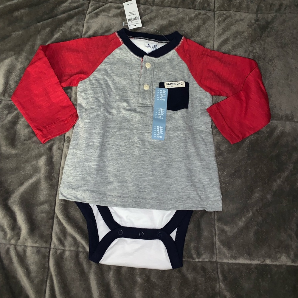 Gap Shirt/Onesie